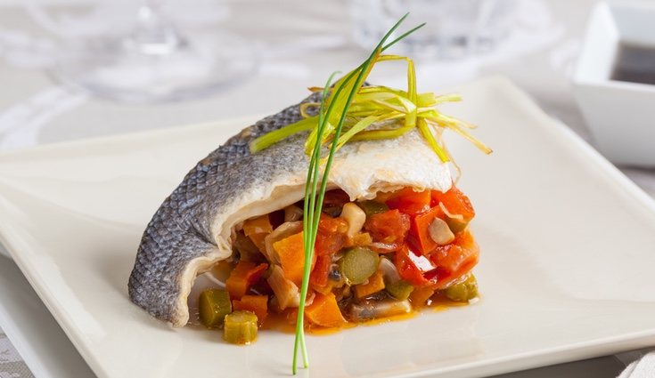 Se puede cocinar a la plancha con una guarnición de verduras de acompañamiento