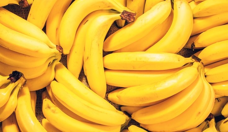 El plátano es la fruta más conocida cuando hablamos de aumentar los niveles de potasio