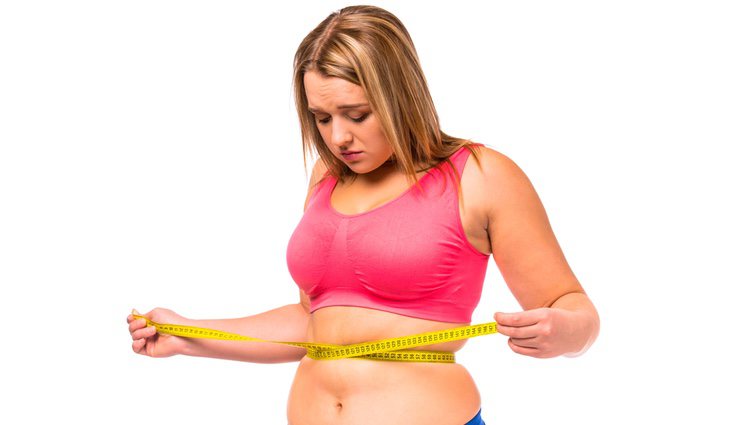 Aparte de una correcta alimentación, hay que mantener hidratado al organismo