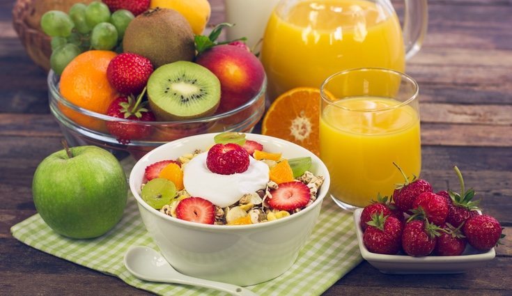 Es recomendable tomar 5 piezas de fruta al día pero variada