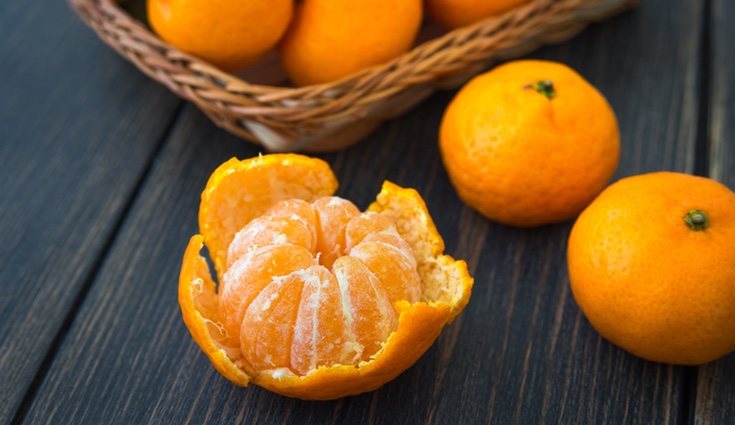 Las frutas que debemos evitar por la noche son los cítricos, como las mandarinas y las naranjas