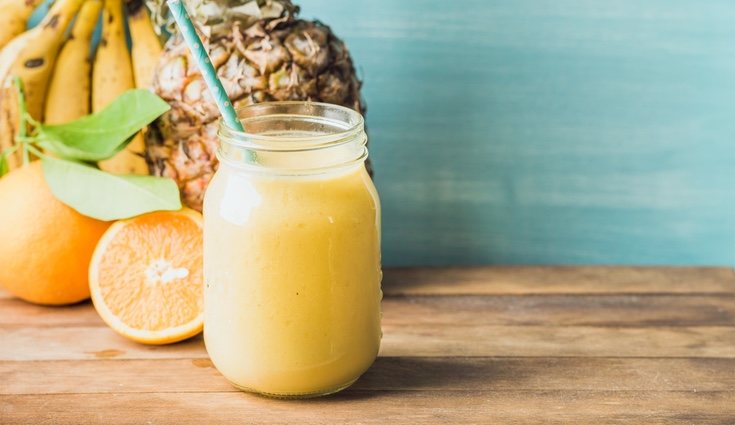 La Vitamina C del zumo de naranja con piña ayuda a aliviar las agujetas