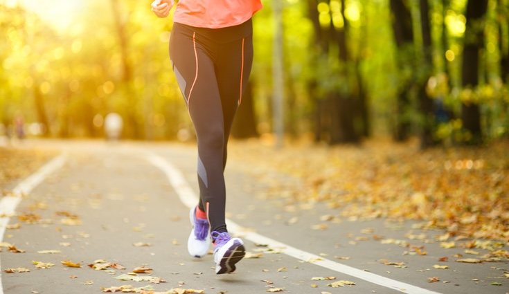 Alterna series de correr con series de andar para mantener mejor el ritmo