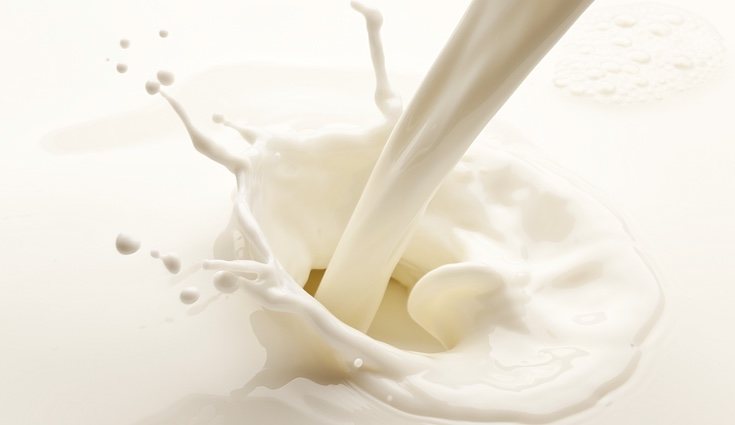 La leche semidesnatada tiene entre 0.5 y 3.5% de grasas