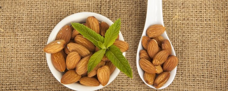 Las almendras actúan como un saciante natural con múltiples beneficios
