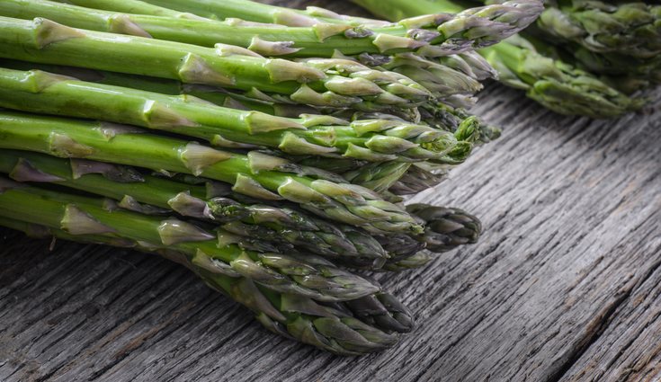 Rico en vitaminas y en hierro, el espárrago es una de las verduras más inflavaloradas