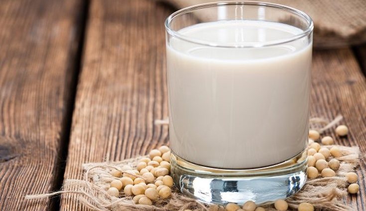 Hay alternativas a la leche de vaca para las personas con intolerancias que son de origen vegetal 