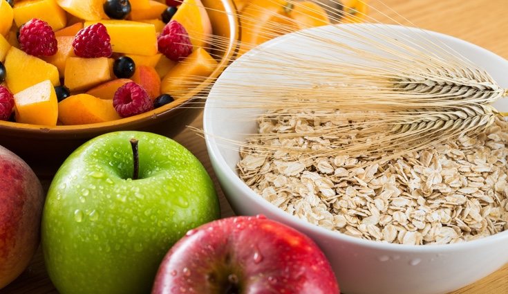 La mejor opción es comer arroz o pasta integral por su contenido en fibra