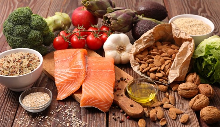 No olvides combinar el ejercicio con una alimentación saludable 