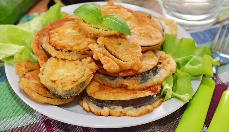 Freír la berenjena es una de las mejores formas que hay de cocinarla y como mejor sale