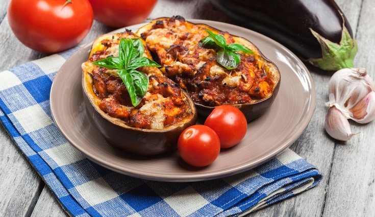 Rellenar las berenjenas es perfecto para los vegetarianos y veganos