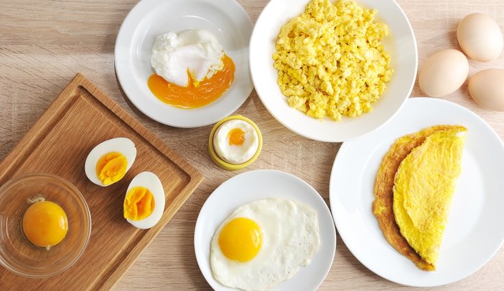 El huevo contiene las siguientes vitaminas: B1, B8 y K
