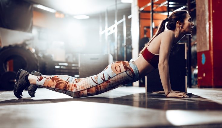 Este ejercicio permite trabajar todas las partes del cuerpo por igual