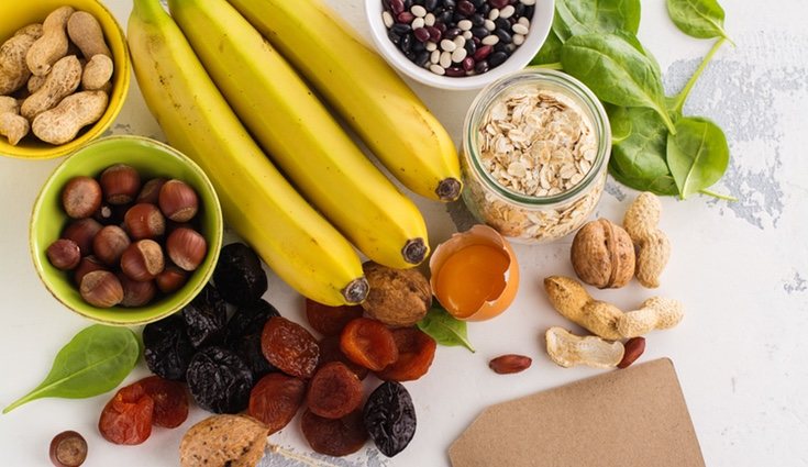 Es recomendable tomar mucho potasio y mantener una dieta rica en verduras