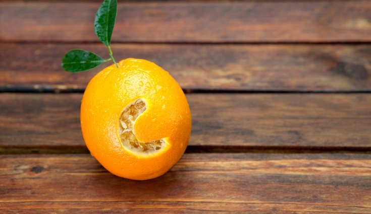 La naranja contiene vitamina C, pero existen muchas más frutas con más cantidad de sustancia