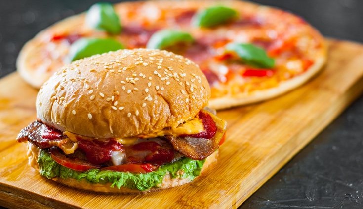 Es importante intentar eliminar la comida basura de nuestra dieta