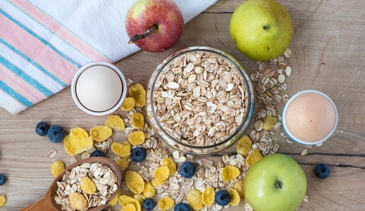 Existen algunos alimentos con alta dosis en fibra que se recomienda comer por las noches