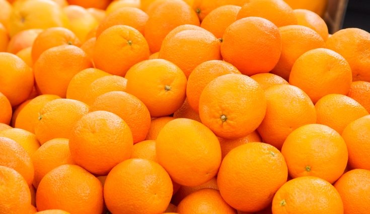 La naranja también tiene vitamina A, B y E