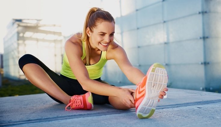 Meter las piernas en agua con hielo ayudará a la recuperación muscular