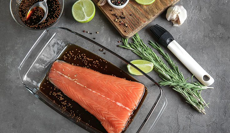 La salsa de soja es uno de los condimentos que más popular se ha vuelto en los ultimos años