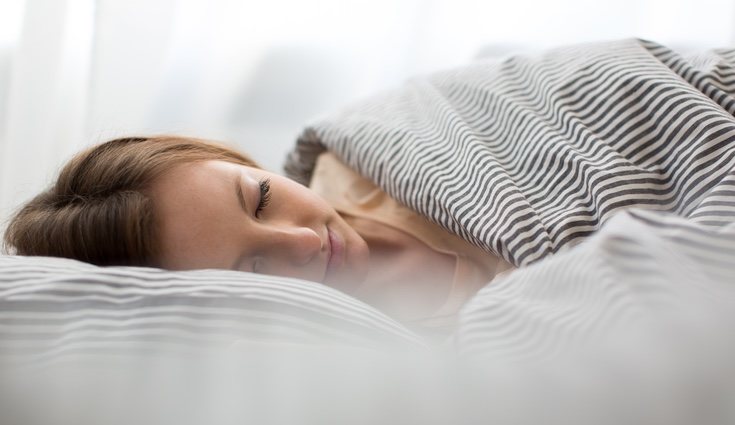 Utiliza una luz tenue a la hora de echar una siesta