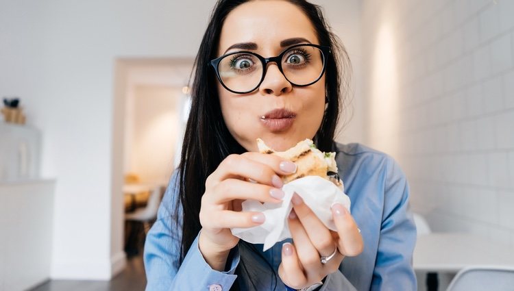 Las personas que realizan ejercicio y consumen ultraprocesados también se arriesgan a engordar