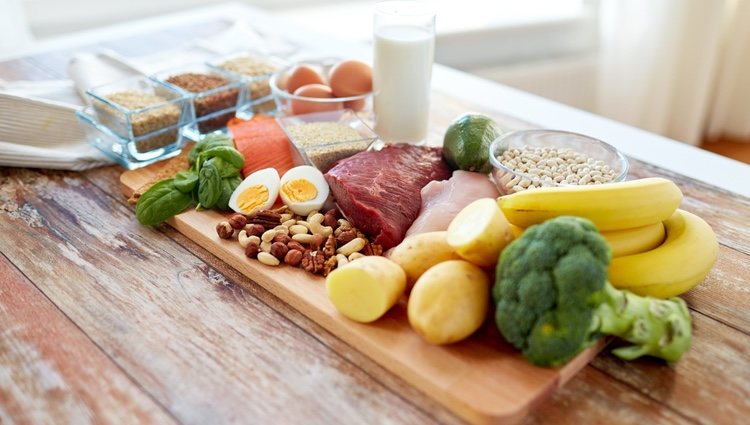 Tienes que comer alimentos saludables que te sacien y que te aporten pocas calorías