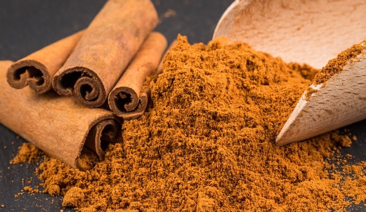 La canela es uno de los alimentos ricos en hierro