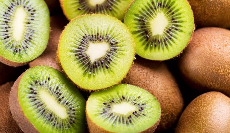 Tiene un alto contenido en vitaminas C, E y A, potasio, calcio, cobre, magnesio y fibra