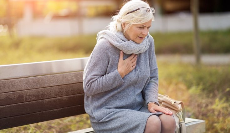 Entre los beneficios que tiene destaca que reduce el riesgo de padecer enfermedades cardiovasculares