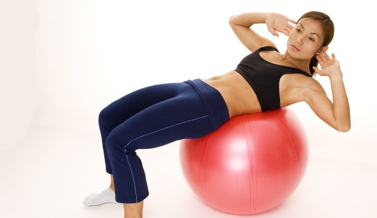 Este es un ejercicio muy común para marcar oblícuos y abdominales</p><p>