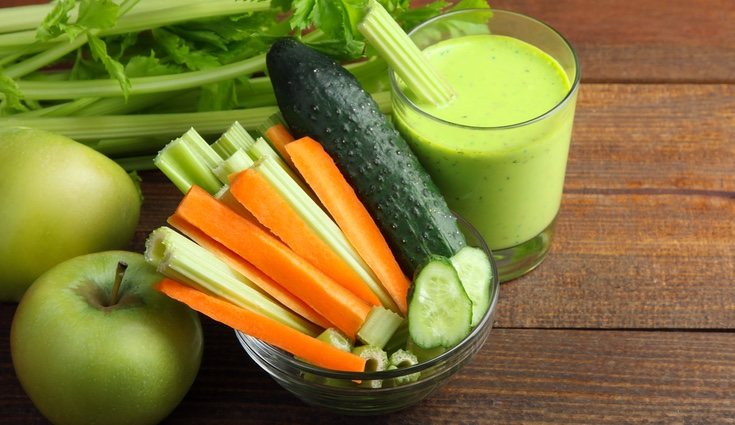 El pepino y las zanahorias contienen vitaminas y minerales