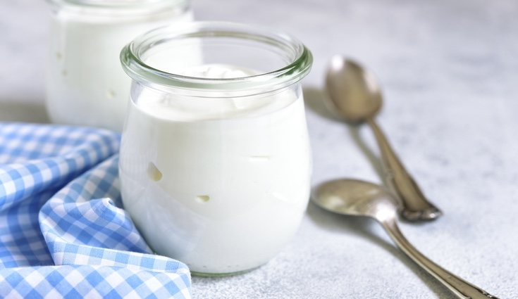 El yogur presenta numerosas y variadas opciones saludables, como los desnatados