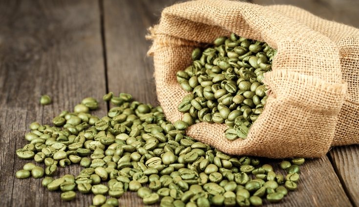 Aconsejan ingerir entre dos y cuatro tazas de té o café verde durante el día