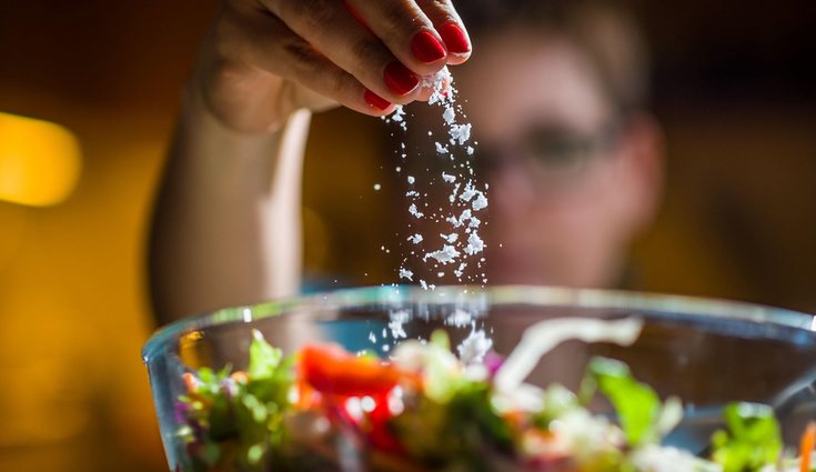 Consumir excesivamente sal en nuestros alimentos puede perjudicar seriamente nuestra salud