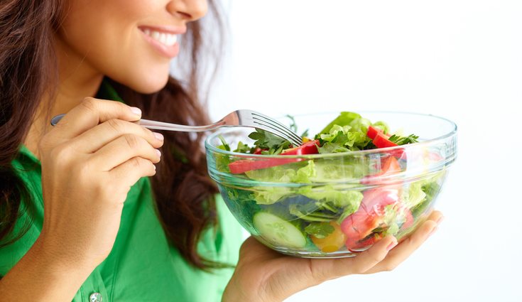 Come de forma saludable y notarás la eliminación de líquidos en tu organismo