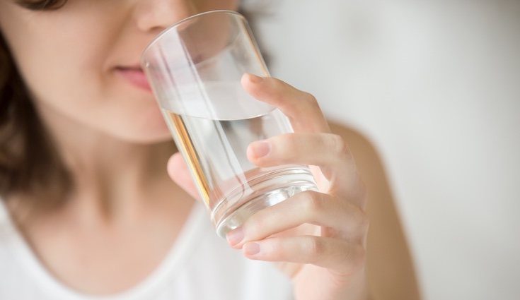 Tenemos que añadir en nuestra dieta el agua para eliminar la purina a través de la orina