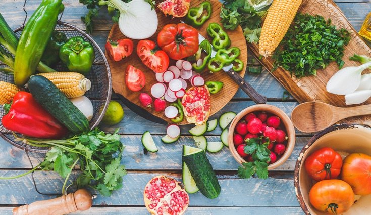 Hay mucha variedad de alimentos a la hora de hacer una ensalada o un plato de verduras