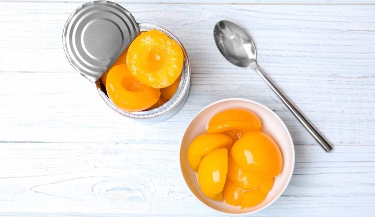 El melocotón en aníbal tiene un mayor aporte calórico debido a su azúcar es mejor tomarlo al natural