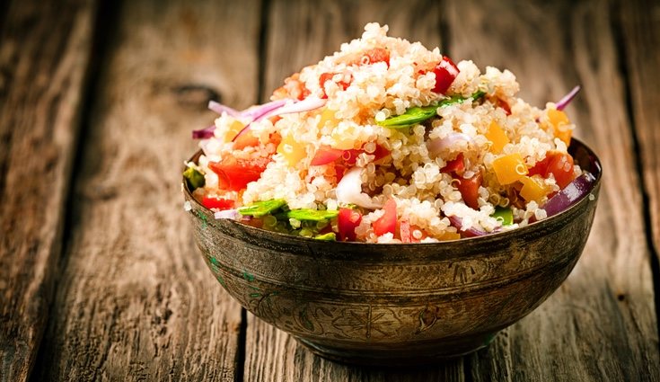 La quinoa es un superalimento que aporta multitudinario de beneficios a tu cuerpo