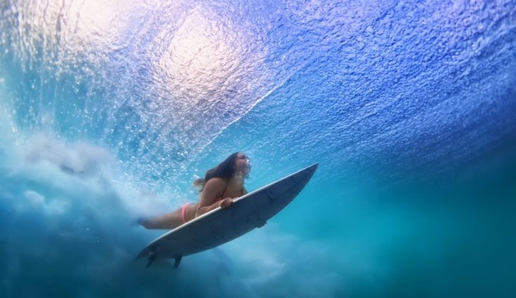 En verano es aconsejable practicar surf, natación, buceo, deportes acuáticos