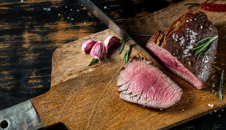 La carne roja suele comerse poco hecha para disfrutar de todo su sabor y propiedades