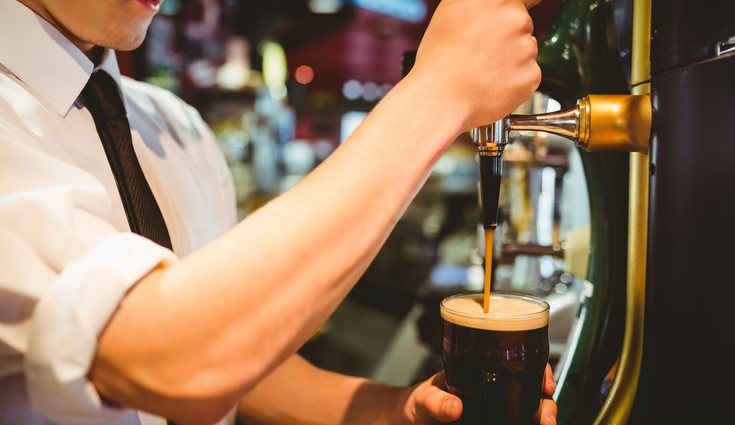 La cerveza negra si se bebe con moderación puede ser beneficiosa