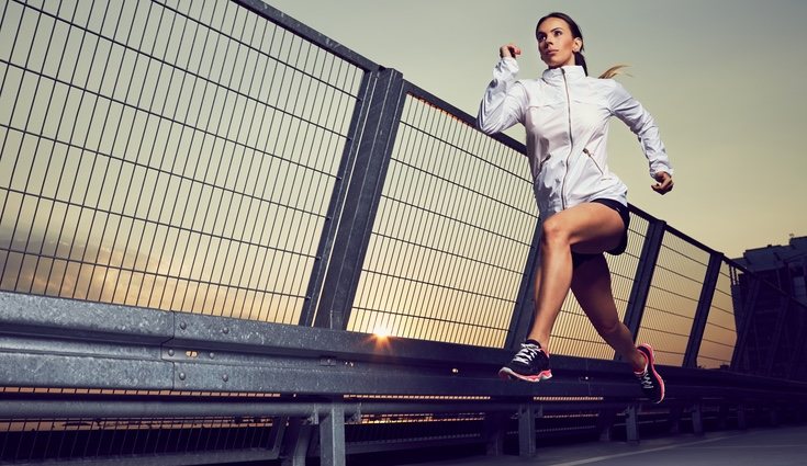 El huevo contiene una grandísima cantidad de proteínas buenas para nuestro organismo, lo que nos ayudará a mantener los músculos siempre fuertes