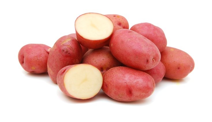 La patata roja tiene una textura más harinosa que el resto
