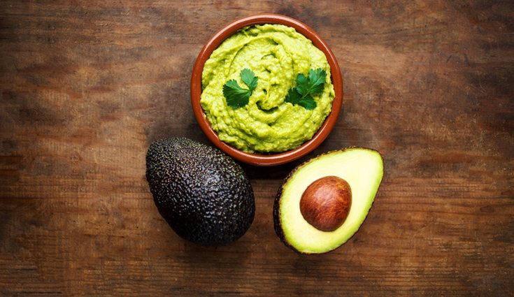 El aguacate contiene 6,8 gramos de fibra por cada 100 gramos