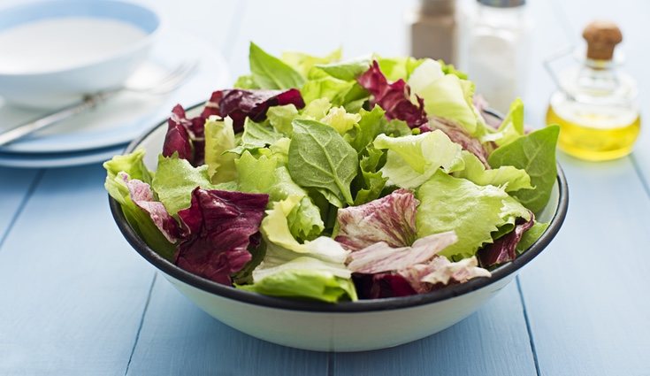 La lechuga es uno de los alimentos que recomiendan consumir
