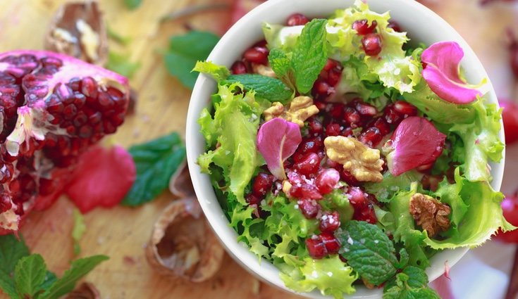 Ensalada de otoño con granada y escarola