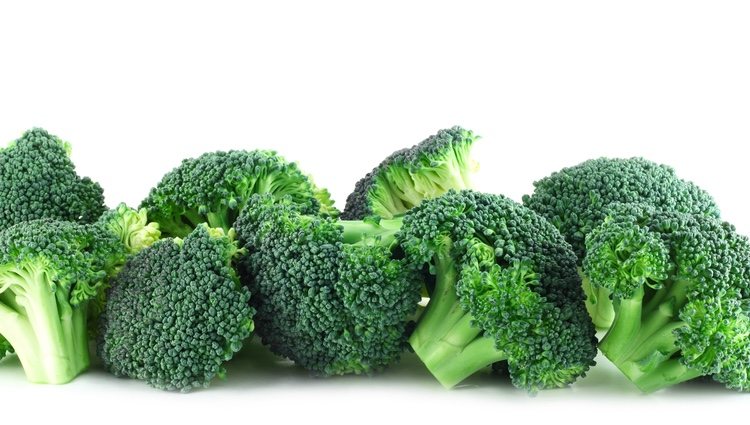 Aunque suene raro, el brócoli también se puede comer crudo