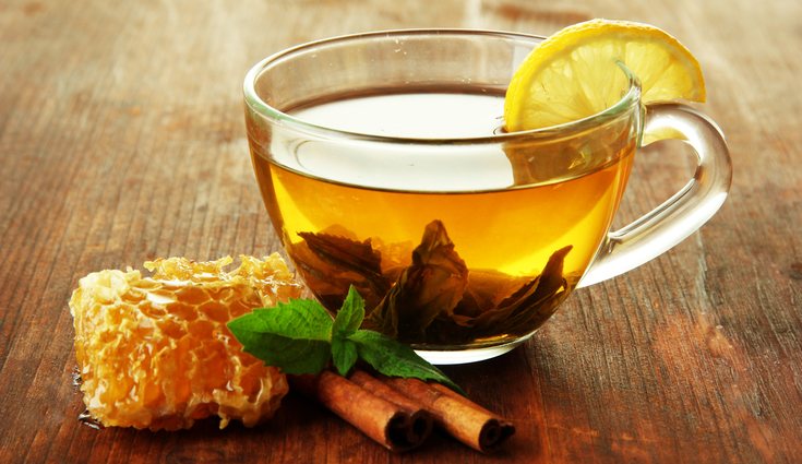 El té de limón y canela ayuda a quemar grasa